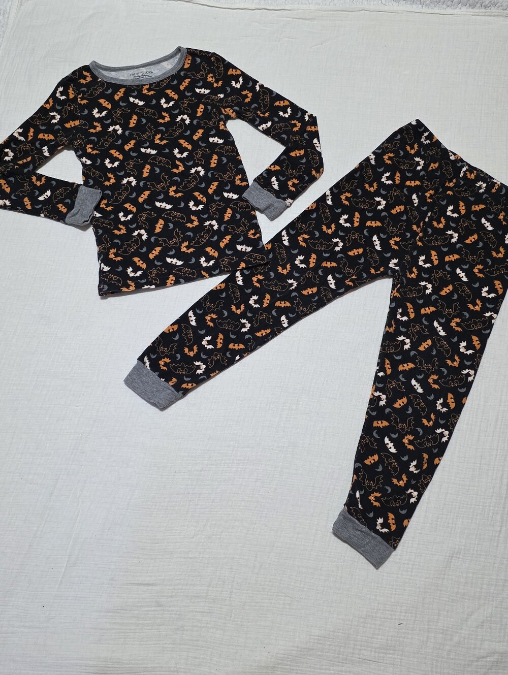 Kids Halloween Bat Print Pajama Set - Black & Orange